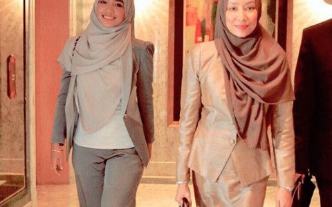 8-Ummi-Nazeera-Bersyukur-Bapa-Dipenjara-31-Tahun-ROTIKAYA
