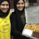 00004 - Jarang Tayang Suami, Zarina Zainuddin Jaga Hati Madu - ROTIKAYA