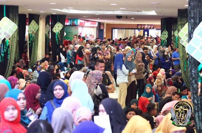 4- Mengapa Orang Sanggup Beratur Panjang Demi Festival Nombor 1 Malaysia Ini? - ROTIKAYA